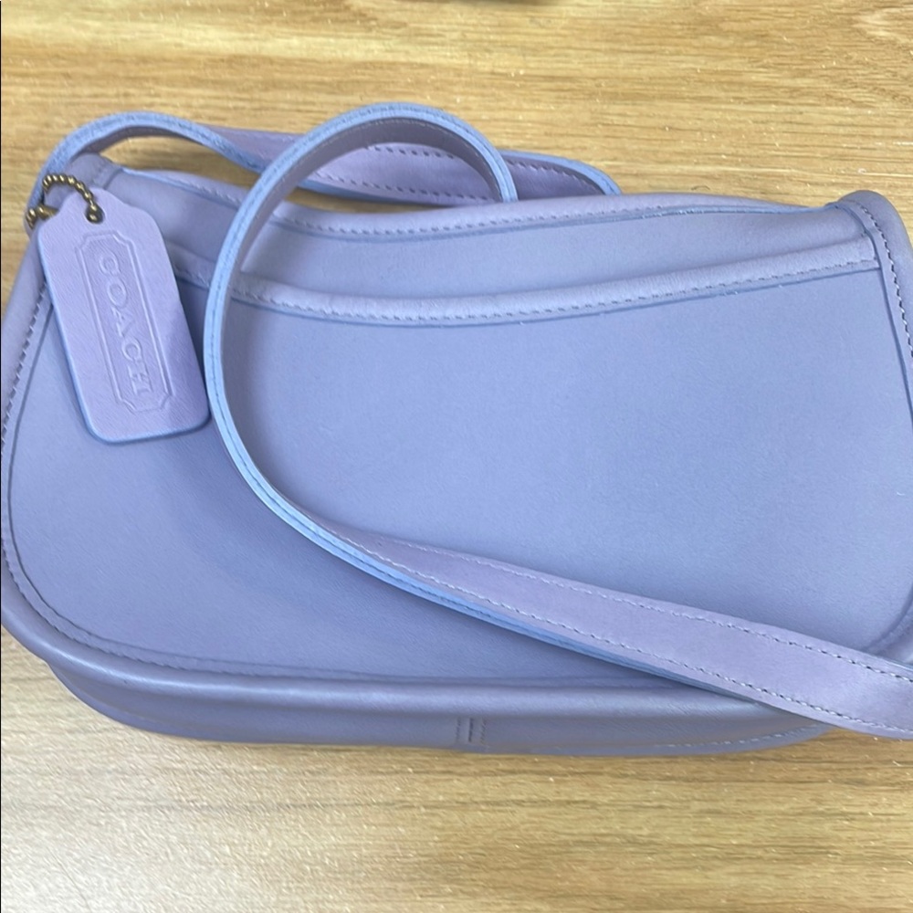 Rare vintage lavender Wendie Coach purse